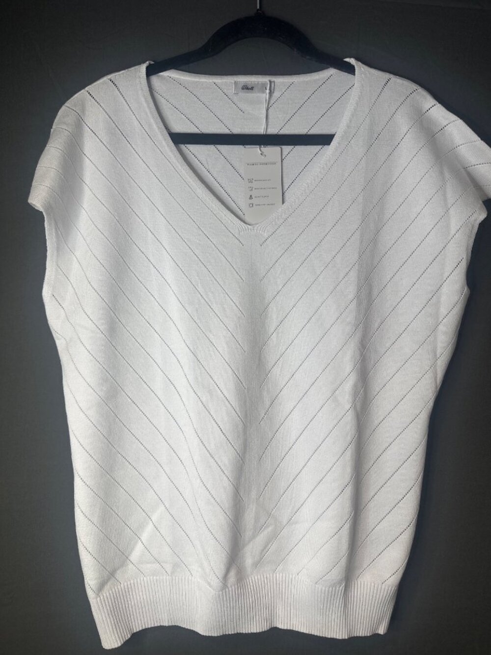 Witholl Women L White V Neck Sweater NWT 100% Viscose Quiet Luxury Minimalist